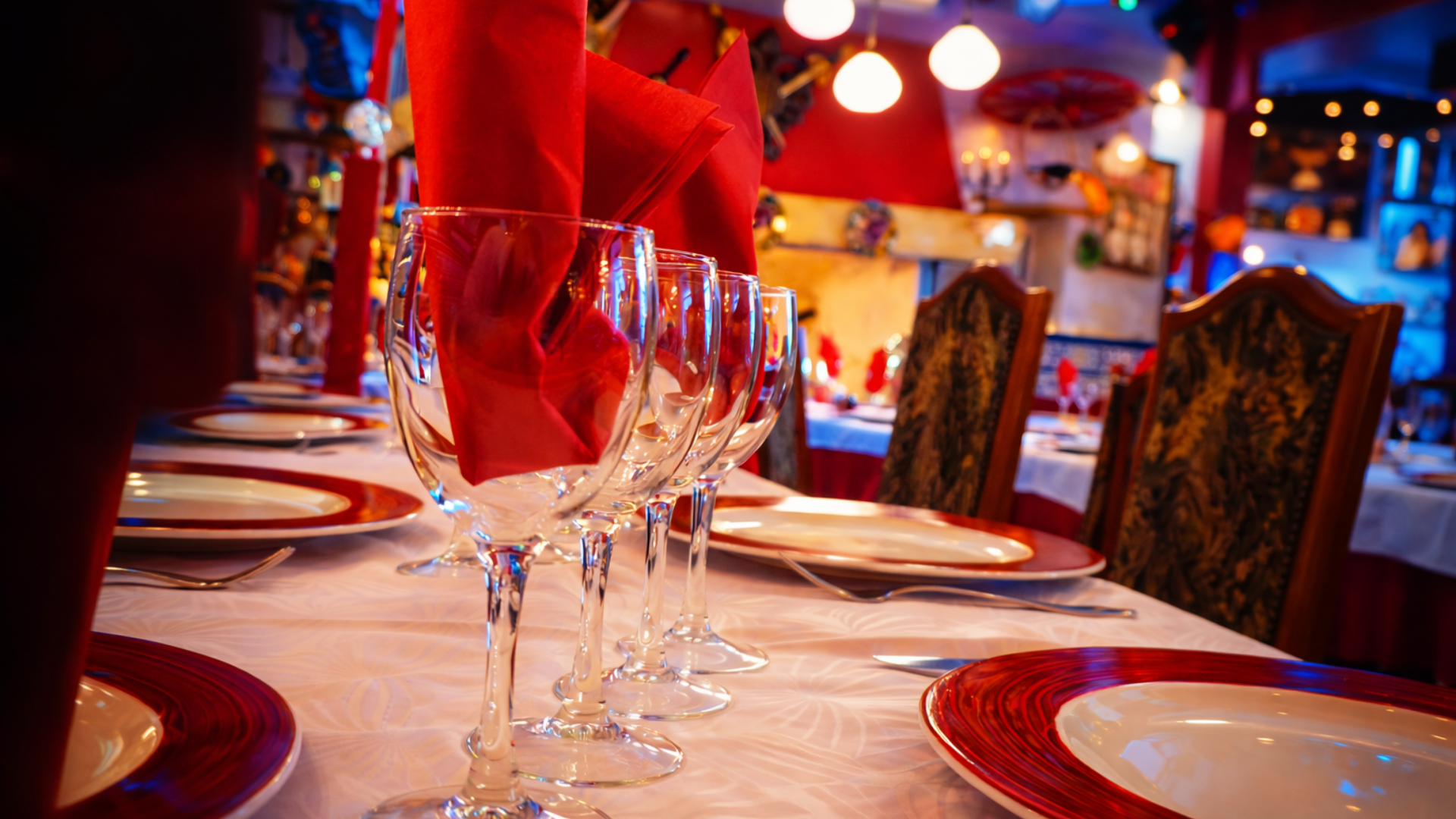 Ambiance chaleureuse au restaurant L'Athanor à Douarnenez